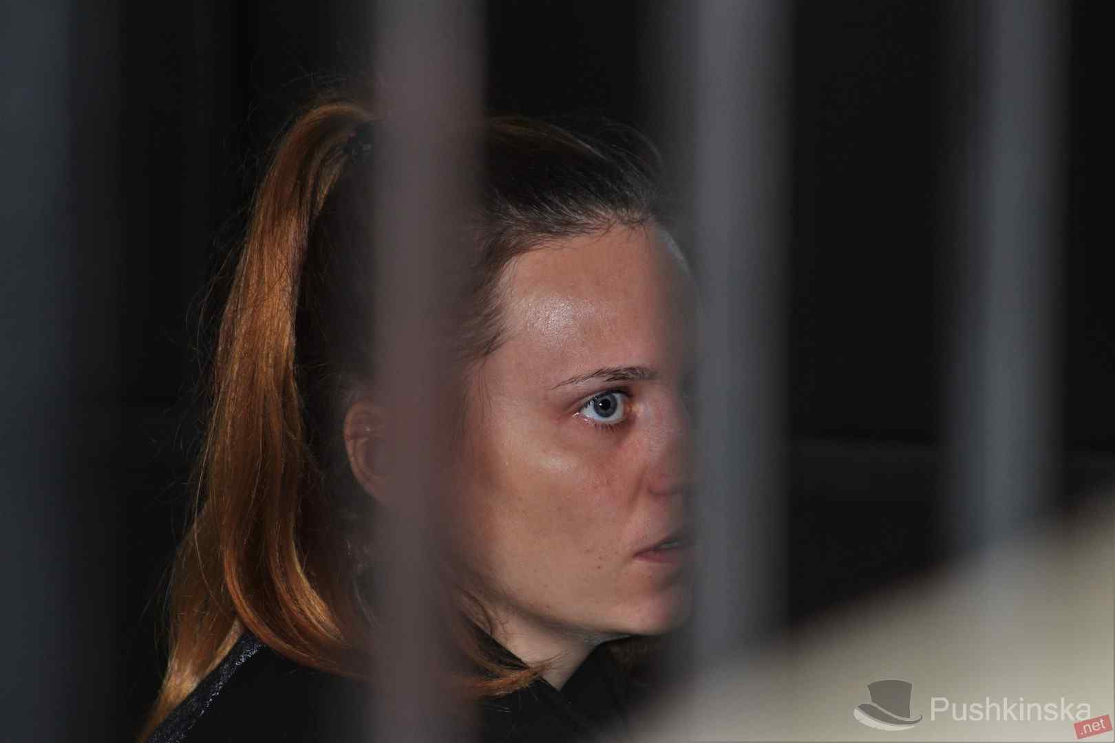 Апелляция воспитательницы из «Виктории»: суд отпустил подозреваемую на поруки двум нардепам. Фото, видео