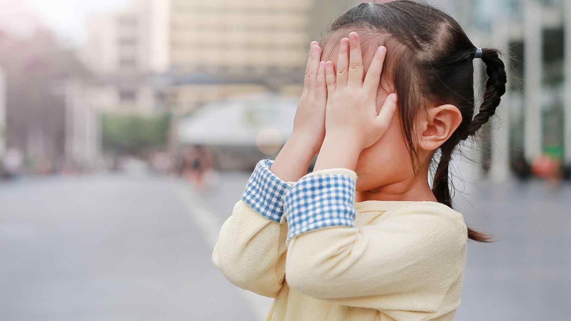 Из лучших побуждений: 11 способов, которыми родители неосознанно травмируют своих детей
