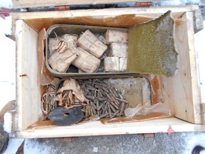 Под Донецком обнаружен тайник боевиков с оружием (фото)