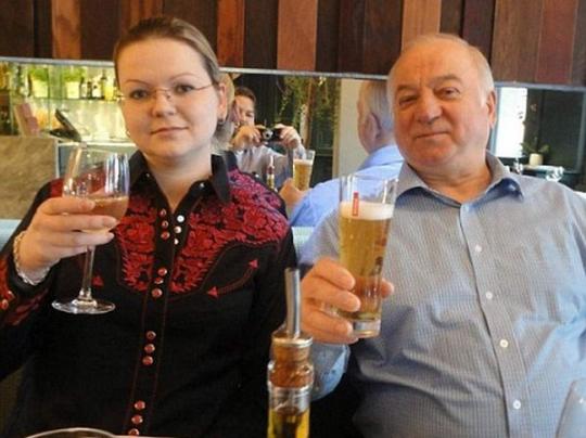 После отравления в Солсбери члены парламента Великобритании требуют заново расследовать 14 смертей в стране