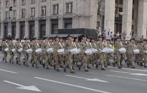Появилось видео репетиции военного парада на Крещатике