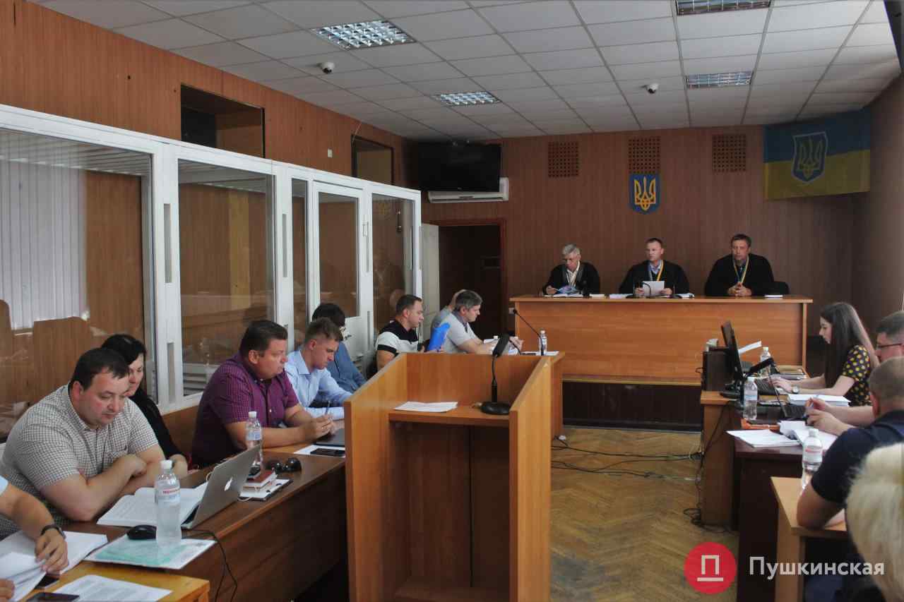 Прокуроры и адвокаты принесли на слушания новые доказательства по «делу Краяна», а суд переходит к дебатам