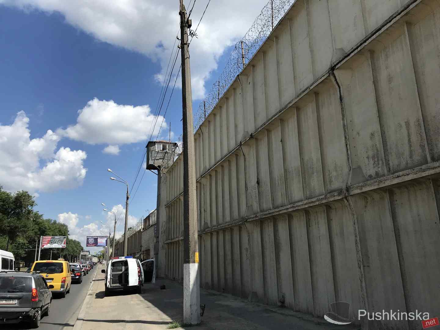 Проломили стену: стали известны подробности побега заключённых из одесской колонии