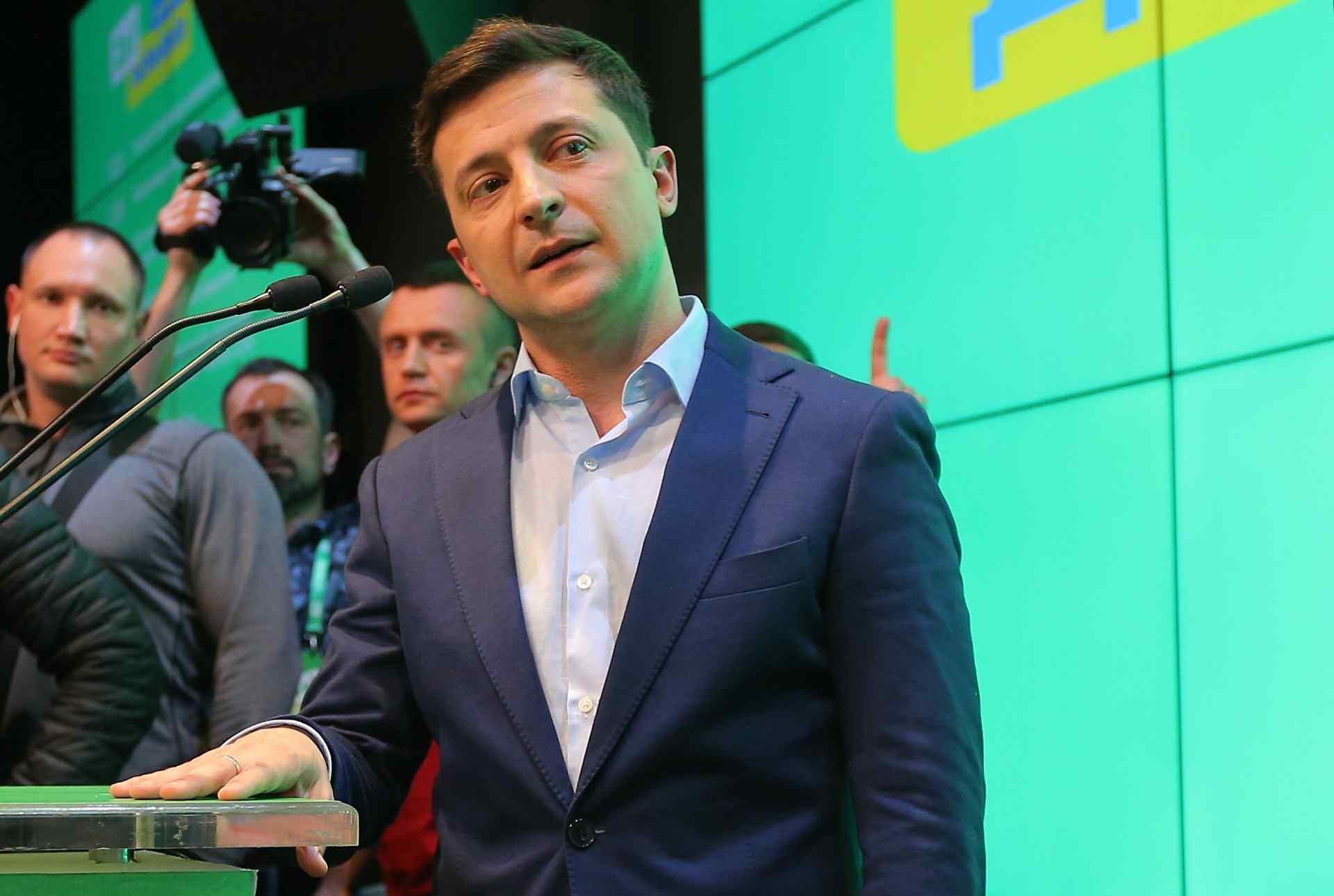 Шоумен Владимир Зеленский официально победил на выборах президента Украины