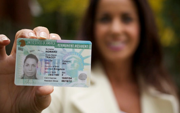 США отложили прием заявок на лотерею Green Card