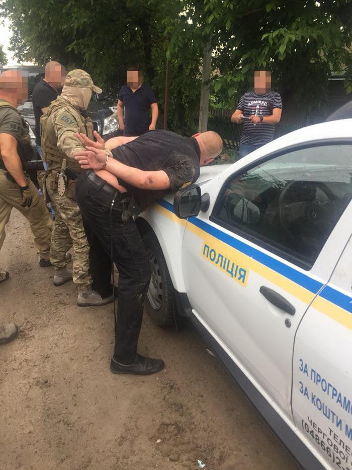 Требовал взятки в течение года: подробности задержания начальника Балтского отдела полиции. Фото