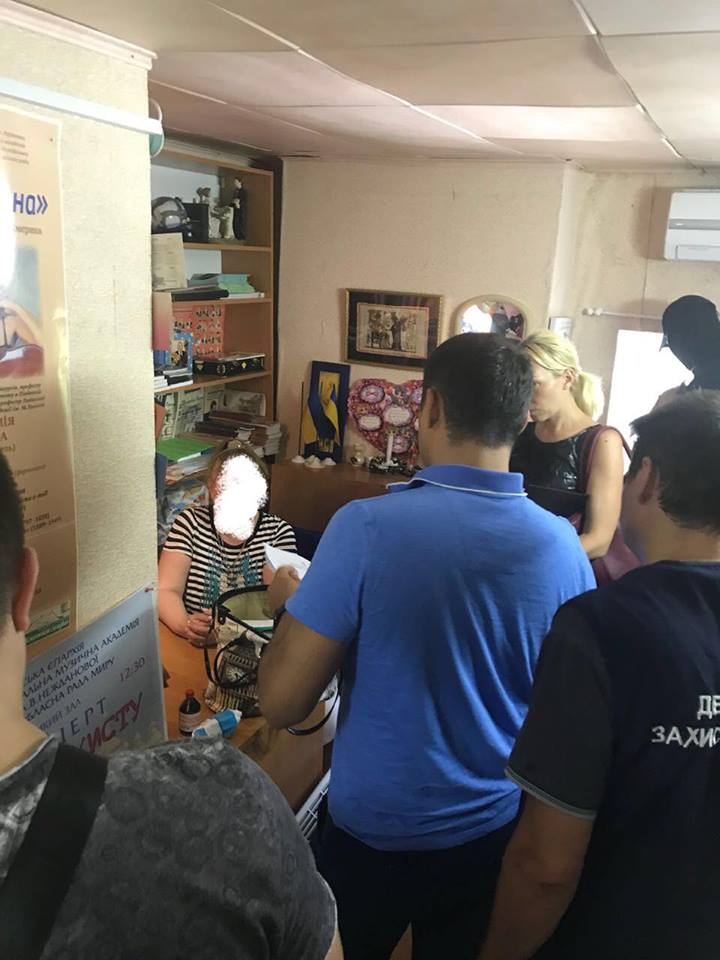 Учение — деньги: на взятках за поступление «погорели» сотрудники одесской академии. Фото