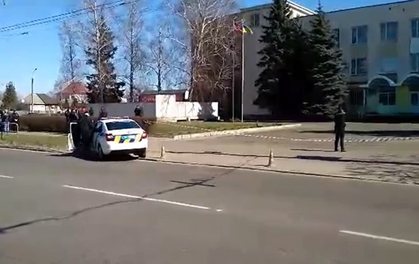 В Черкассах в здании райадминистрации ищут взрывчатку
