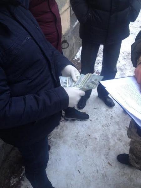 Во Львове оперативники СБУ задержали своего «коллегу», склонявшего людей к участию в контрабанде наркотиков (фото)