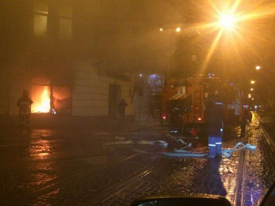 Во Львове произошел пожар в филиале российского Сбербанка (фото, обновлено)