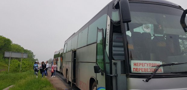 9 мая в Украине: неизвестные бросили камни в автобус с людьми возле Кривого Рога