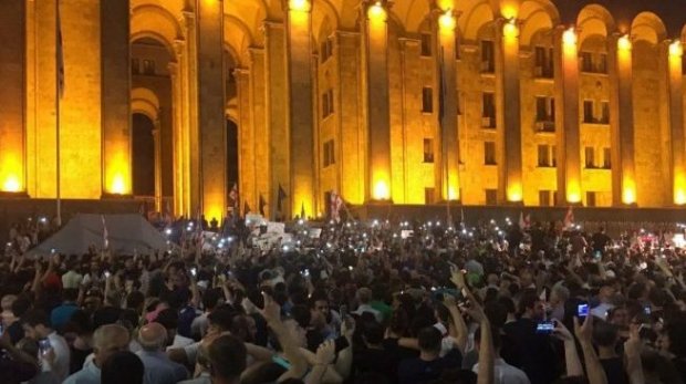 Антироссийские протесты в Грузии: что известно – фото и видео