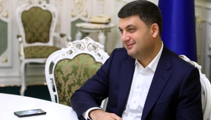 Аваков укрепил авторитет, а Гройсман налаживает мосты с Зеленским: как Украина готовится к новым выборам