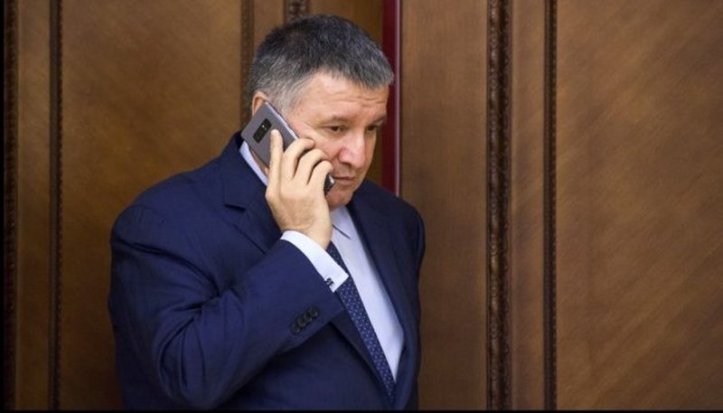 Аваков укрепил авторитет, а Гройсман налаживает мосты с Зеленским: как Украина готовится к новым выборам