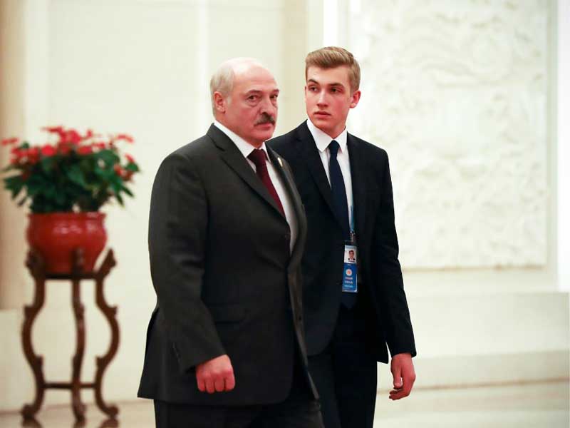 «Белорусский принц Уильям»: подросший сын Лукашенко поразил пользователей соцсетей (фото)