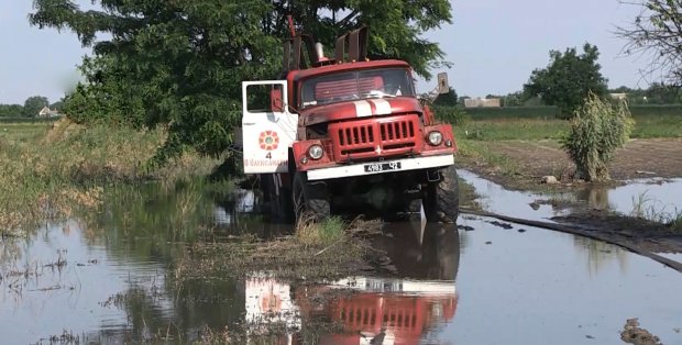 Без урожаю та даху над головою: Херсонщина страждає від наслідків негоди (фото, відео)