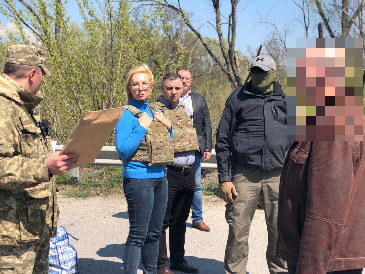 Боевики «ЛНР» передали украинской стороне еще 60 заключенных (фото)