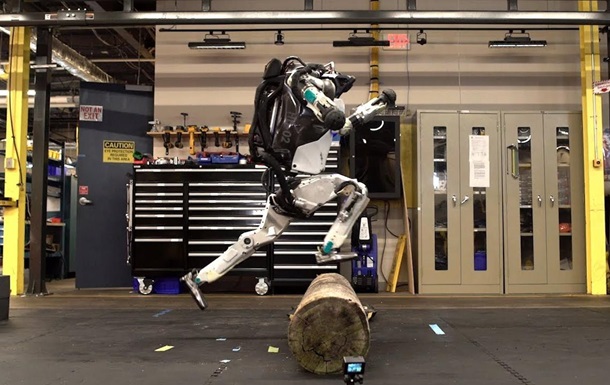 Boston Dynamics научила робота паркуру