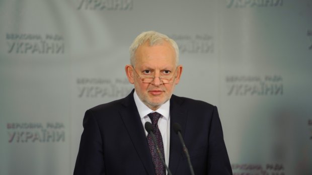Чому лікар, який торгував немовлятами, став очільником медицини в Харківській області