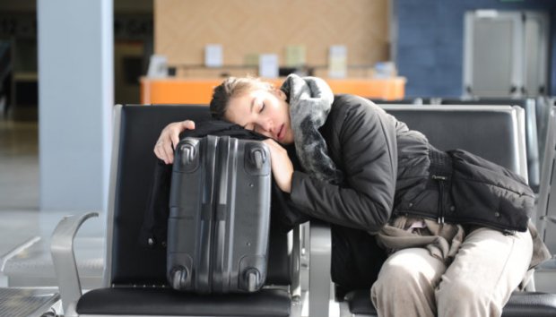 Чому українці потрапляють у туристичні шахрайства та як отримати компенсацію за затримку рейсу