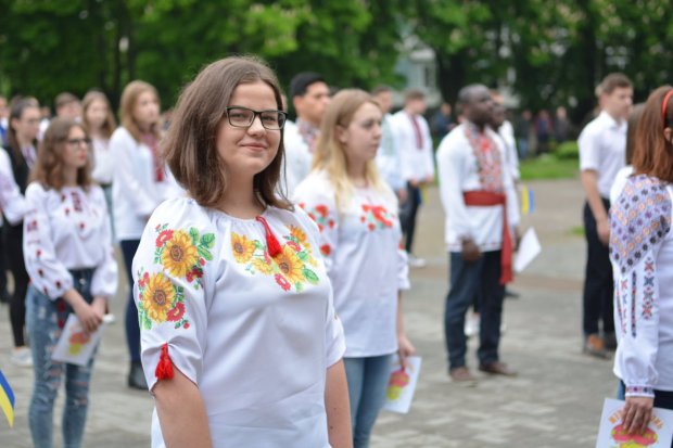 День вишиванки: як святкують українці в різних містах – неймовірні фото та відео