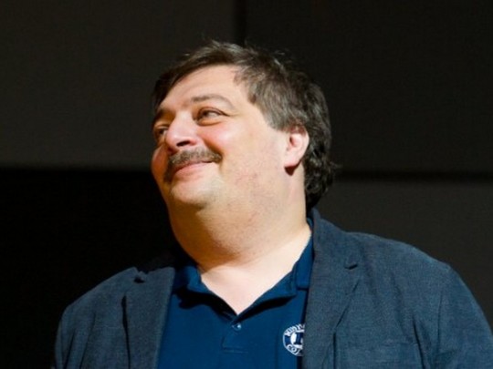 Дмитрий Быков пришел в сознание: что известно о состоянии писателя