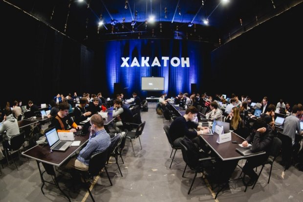 Фахівці НАТО вчать українців протистояти кіберзагрозам за допомогою змагань