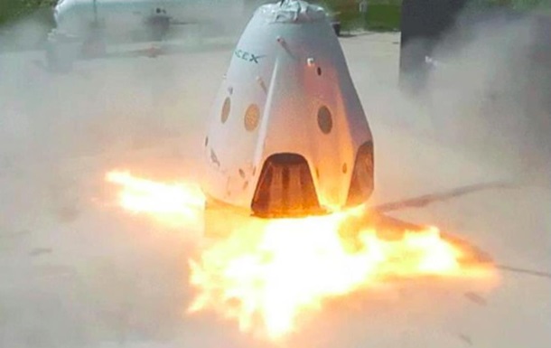Испытания пилотируемого корабля SpaceX провалились