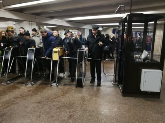 Коллапс гарантирован: в Киеве раньше времени ограничили работу центральных станций