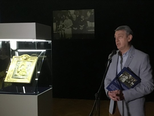 Коллекционер не дал россиянам завладеть украинской реликвией: в Киеве показана старинная икона семьи Скоропадского (фото)
