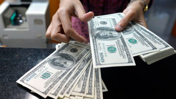 Курс валют на 24 апреля: доллар и евро продолжают дешеветь