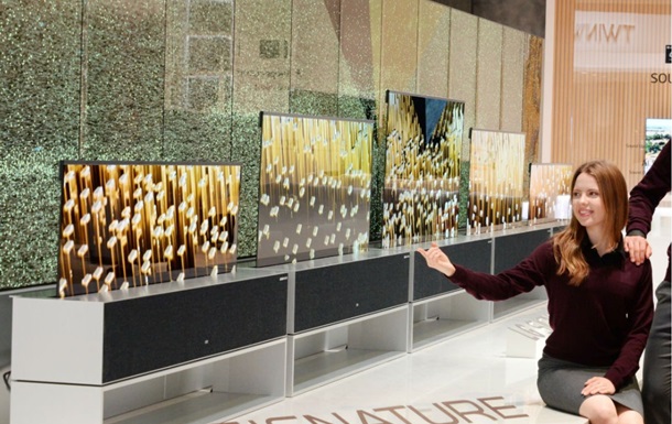 LG презентовала телевизор-рулон с экраном OLED