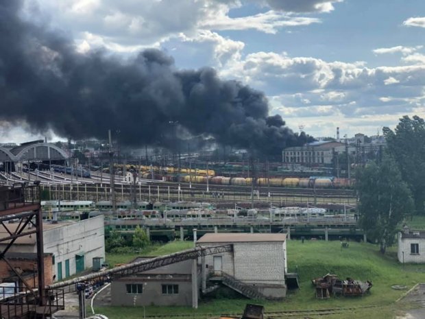 Масштабный пожар на вокзале во Львове: огонь удалось потушить