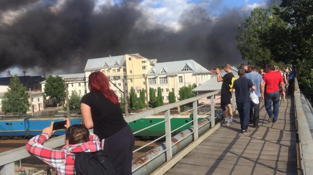 Масштабный пожар на вокзале во Львове: огонь удалось потушить