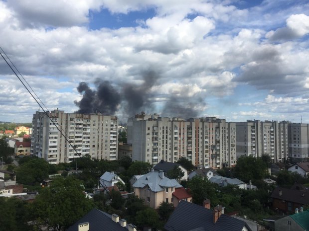 Масштабный пожар на вокзале во Львове: огонь удалось потушить