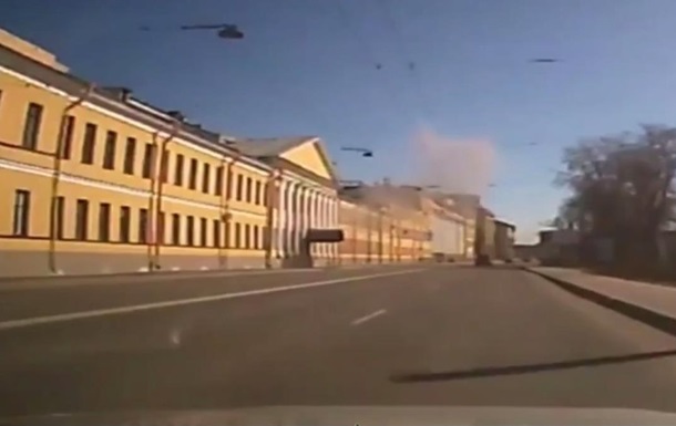 Момент взрыва в петербургской военной академии попал на видео