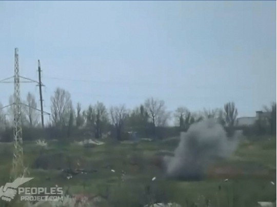 На Донбассе уничтожили два блиндажа боевиков: в сеть попало видео удара