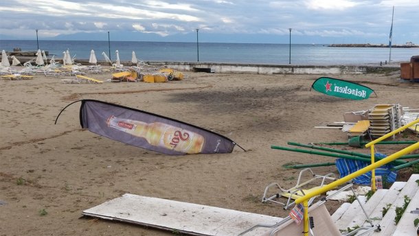 На Халкідіках у Греції стався жахливий шторм: 6 іноземців загинули – фото і відео
