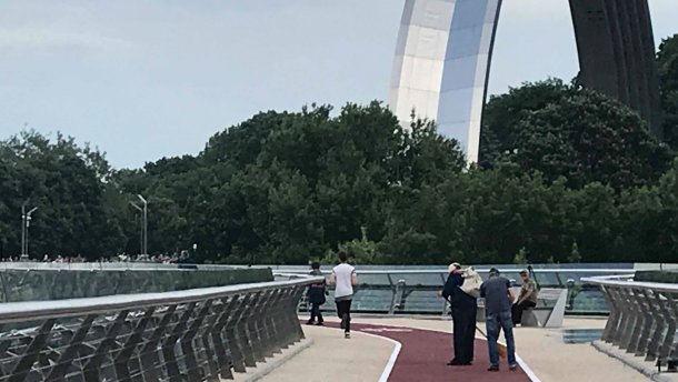 На міст Кличка знову потягнуло нетверезого водія: фото