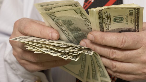 Наличный курс валют 30 мая: гривна существенно обвалилась