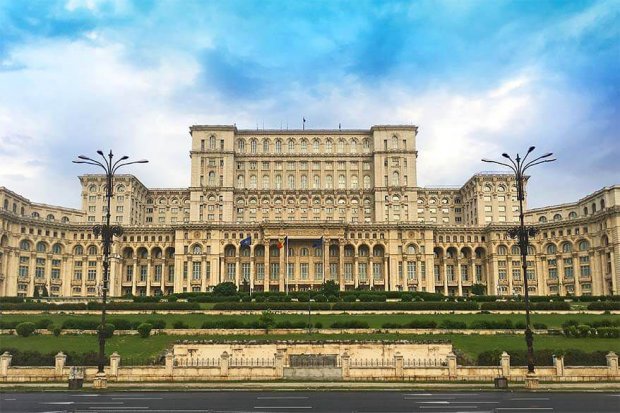 Найдивовижніші парламенти, які обовязково має побачити кожен