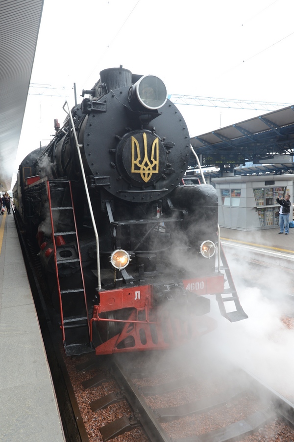 Назло врагам, во славу Украины: артисты повторят мировое турне столетней давности