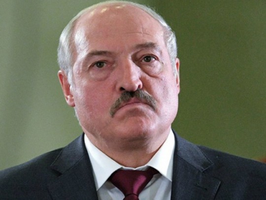 Не будет «хоронить собственными руками»: Лукашенко отказался «отдать» Беларусь Польше или РФ