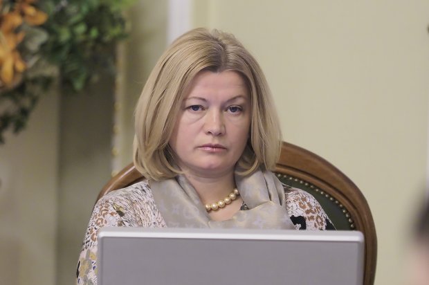 Обнимал сепаратистов и посещал пленных: что делал координатор ОБСЕ на Донбассе