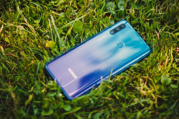 Обзор Honor 10i: смартфон-середнячок с флагманскими камерами