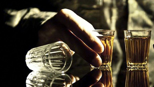 Офіцери ЗСУ потрапили у скандал через пиятику: їх звільнили заднім числом