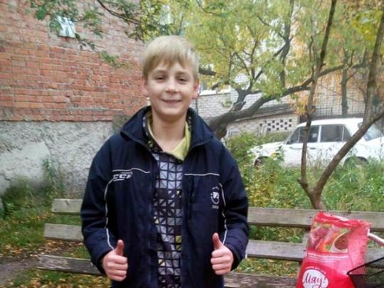 Он победил рак: школьник собрал 30 тонн крышечек на протез незнакомцу