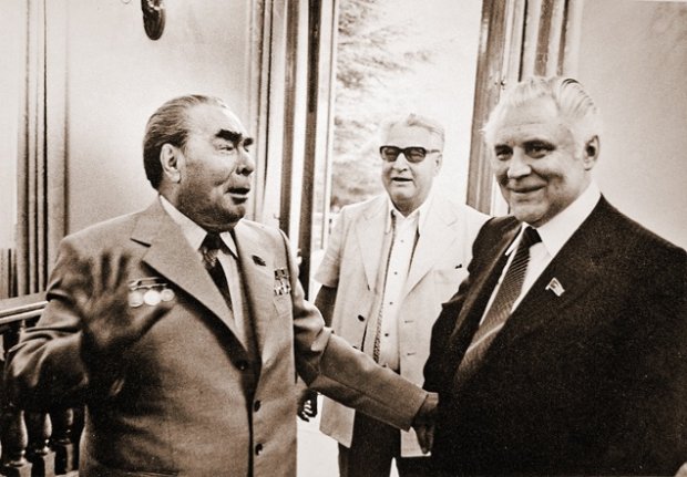 От чекиста до диктатора – один шаг: как Юрий Андропов купил Советский Союз 60 копеек