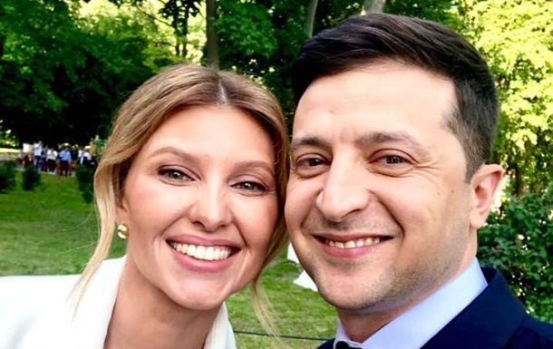 Перед инаугурацией Зеленский сделал селфи с женой