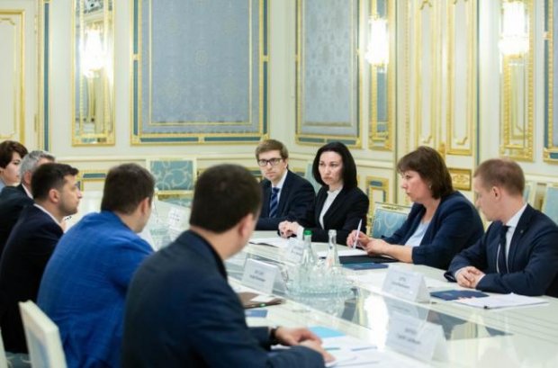 Перші кроки Зеленського у боротьбі з корупцією: оцінка експертів